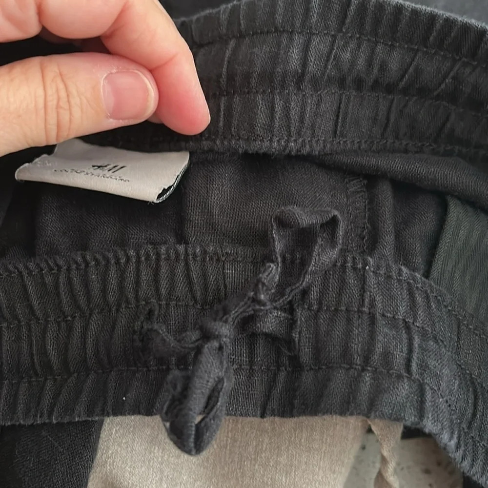 H&M Regular Fit Elastic Waist Linen Pull On Pants with Pockets in Black - XL